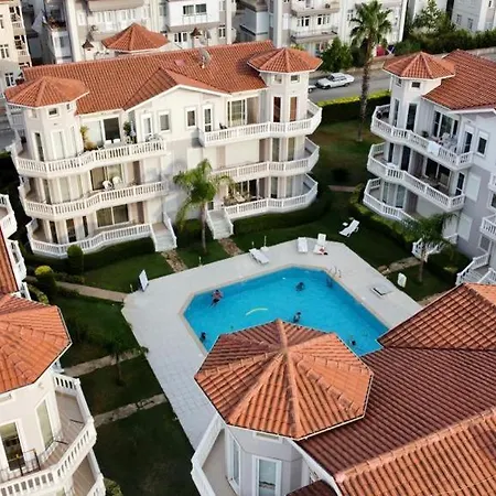 Belek Merkezde Havuzlu Ev * Belek